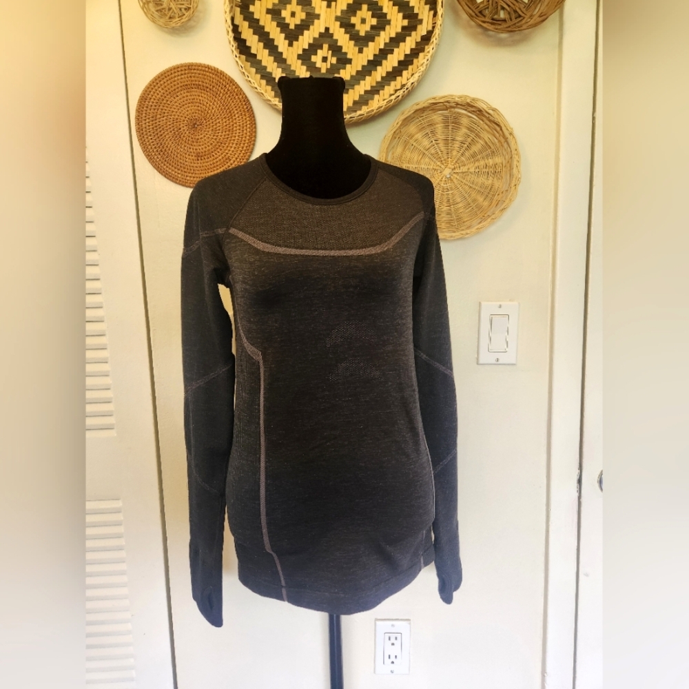 Athleta Dark Gray Long Sleeve Seam Detail Top - Picture 4 of 11